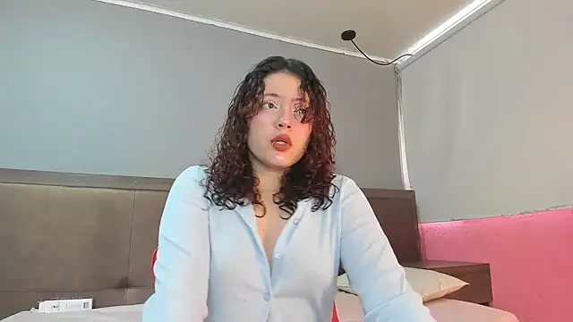 SamLuxuri online show from September 2025 05:07:02 PM