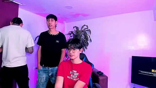 Snapshot of Handsomeboyss19 chatting on September 2025 01:39:02 AM Handsomeboyss19 online show from September 2025 01:39:02 AM