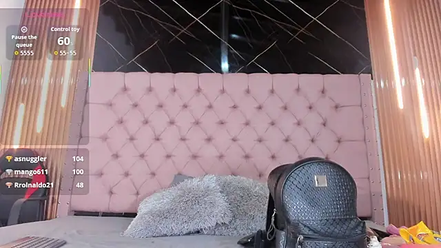 Snapshot of Emily_Brown18 chatting on October 2025 04:12:02 AM Emily Brown18 online show from October 2025 04:12:02 AM