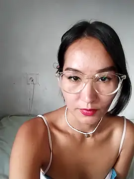 Luu-Lii777 online show from October 2025 09:43:01 AM