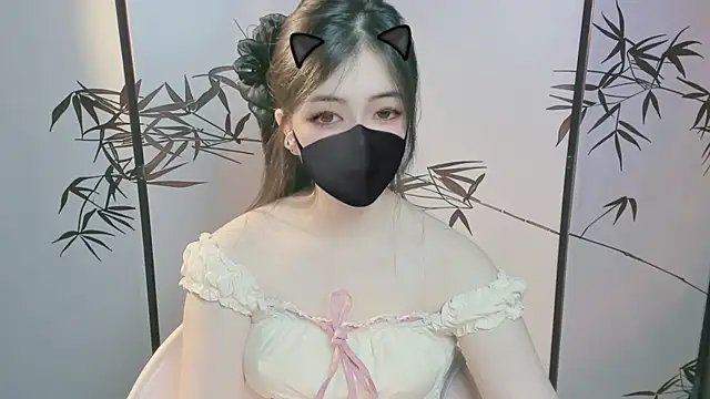 Snapshot of Sparkly_Candy chatting on October 2025 03:01:01 PM Sparkly Candy online show from October 2025 03:01:01 PM