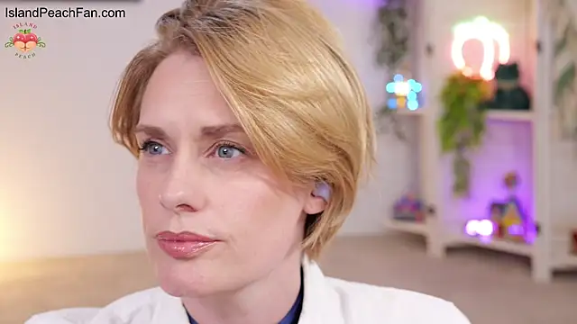 Snapshot of Island_Peach chatting on July 2026 02:10:01 PM Island Peach online show from July 2026 02:10:01 PM