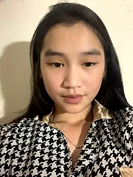 Snapshot of -Lie-06 chatting on October 2025 12:50:01 PM -Lie-06 online show from October 2025 12:50:01 PM