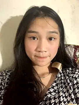 Snapshot of -Lie-06 chatting on November 2025 10:26:01 AM -Lie-06 online show from November 2025 10:26:01 AM