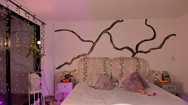 Snapshot of SarahCastro1_ chatting on October 2025 04:35:02 AM SarahCastro1 online show from October 2025 04:35:02 AM