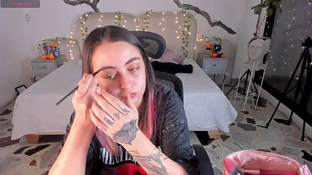 Snapshot of SarahCastro1_ chatting on October 2025 04:27:01 AM SarahCastro1 online show from October 2025 04:27:01 AM