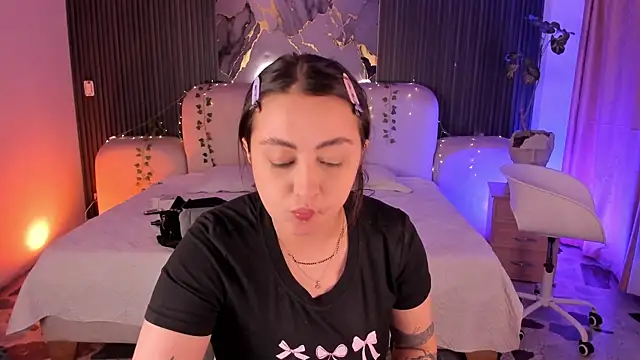 SarahCastro1  online show from June 2026 04:54:02 AM