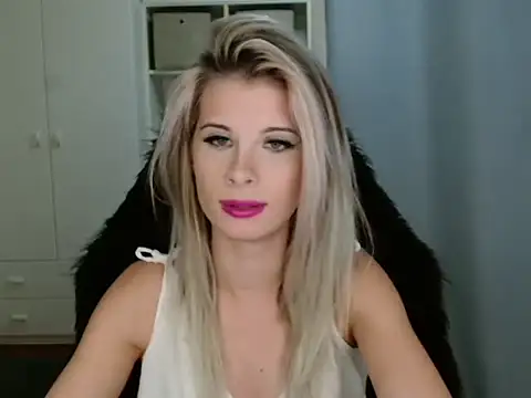 KristineGlow online show from November 2025 03:12:01 PM