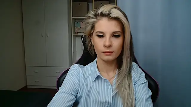 KristineGlow online show from May 2026 06:11:01 AM