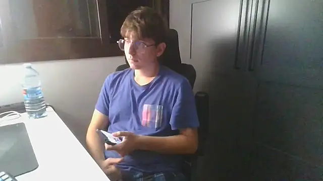 Snapshot of aaress22cm chatting on October 2025 06:19:02 PM aaress22cm online show from October 2025 06:19:02 PM