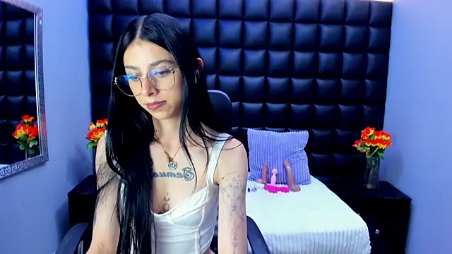 Dulce Miaa  online show from June 2026 06:09:01 PM