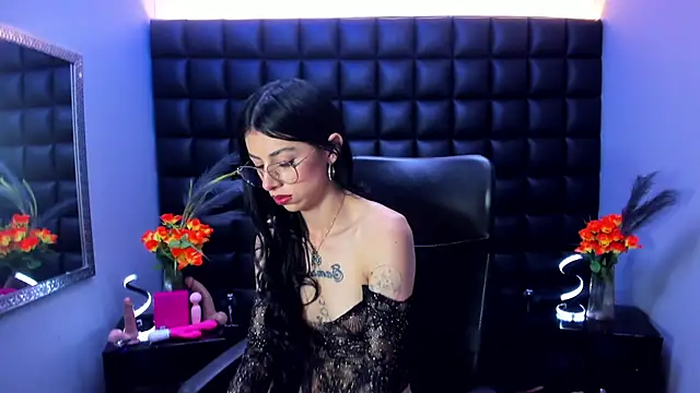 Dulce Miaa  online show from June 2026 06:34:02 PM