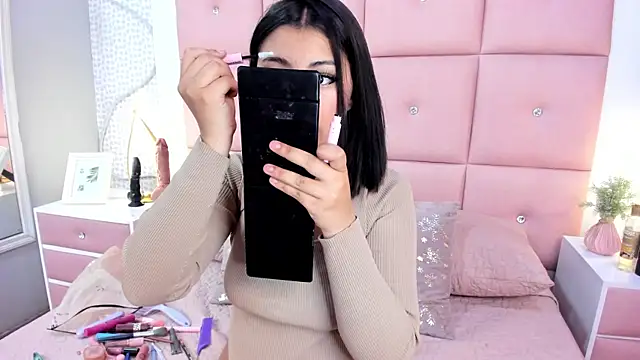 Snapshot of DaisySnugs1 chatting on December 2025 12:22:02 PM DaisySnugs1 online show from December 2025 12:22:02 PM