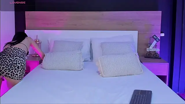 Snapshot of MiaTaylorSweet chatting on January 2026 02:43:01 PM MiaTaylorSweet online show from January 2026 02:43:01 PM