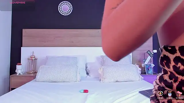 Snapshot of MiaTaylorSweet chatting on February 2026 03:44:01 PM MiaTaylorSweet online show from February 2026 03:44:01 PM