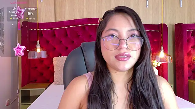 Snapshot of kendalFox_ chatting on October 2025 12:56:02 PM kendalFox online show from October 2025 12:56:02 PM