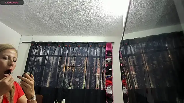 Snapshot of vanesa_mystic2 chatting on October 2025 12:28:01 PM vanesa mystic2 online show from October 2025 12:28:01 PM