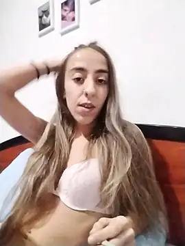 Snapshot of BarbiieeMiauh chatting on September 2025 10:11:01 PM BarbiieeMiauh online show from September 2025 10:11:01 PM