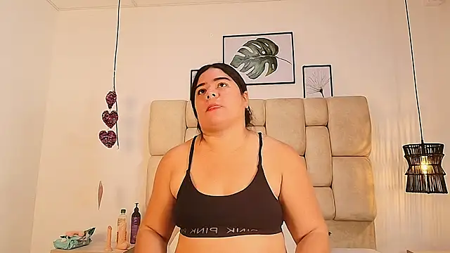 Snapshot of elizawiliamst chatting on September 2025 12:19:01 PM elizawiliamst online show from September 2025 12:19:01 PM
