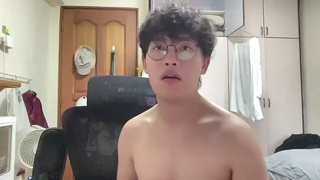 Passionatetwink2 online show from February 2026 09:30:01 AM