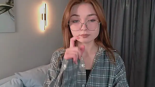 Snapshot of Susan_Gardner chatting on October 2025 02:02:01 PM Susan Gardner online show from October 2025 02:02:01 PM