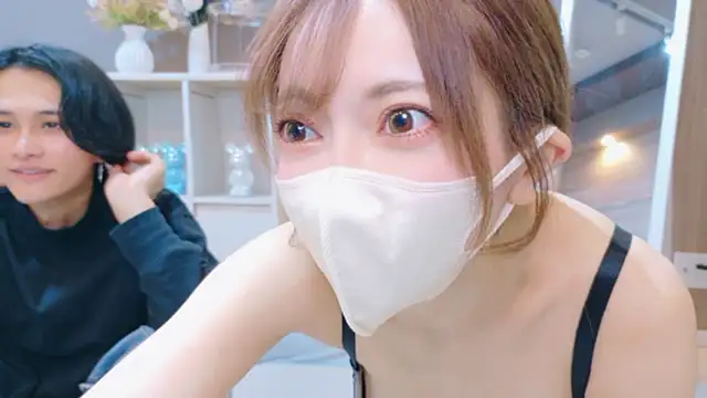 RIRI-style online show from November 2025 08:46:02 AM