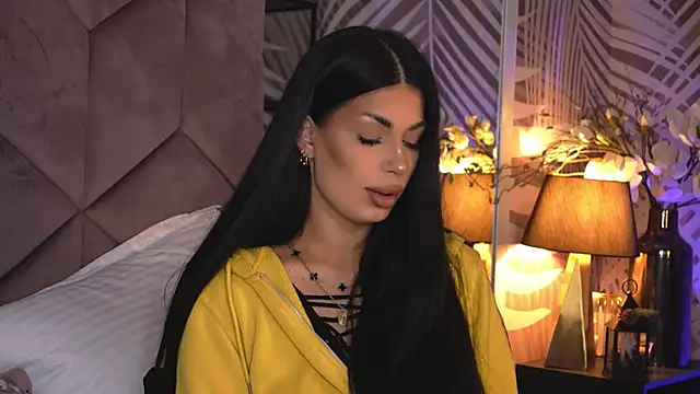 Snapshot of EvaRhea chatting on February 2026 04:32:01 AM EvaRhea online show from February 2026 04:32:01 AM