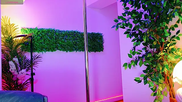 CutenessGirl online show from November 2025 08:44:01 AM