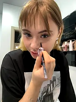 Snapshot of LunaMillie chatting on December 2025 09:47:02 AM LunaMillie online show from December 2025 09:47:02 AM