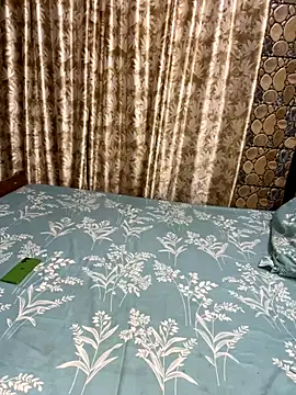 SIZZLER 1100 online show from September 2025 08:43:01 PM