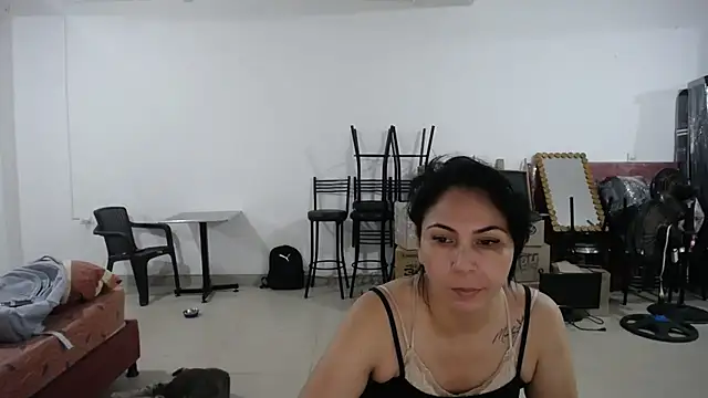 Snapshot of yohacriss chatting on November 2025 04:58:02 AM yohacriss online show from November 2025 04:58:02 AM