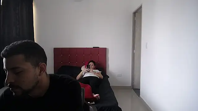 Snapshot of yohacriss chatting on November 2025 01:39:01 PM yohacriss online show from November 2025 01:39:01 PM