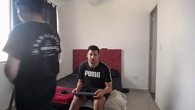 Snapshot of yohacriss chatting on December 2025 06:47:02 PM yohacriss online show from December 2025 06:47:02 PM