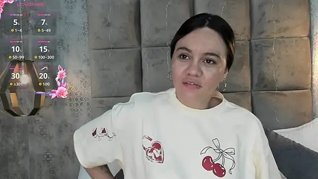 Sky Junne online show from February 2026 05:44:01 PM