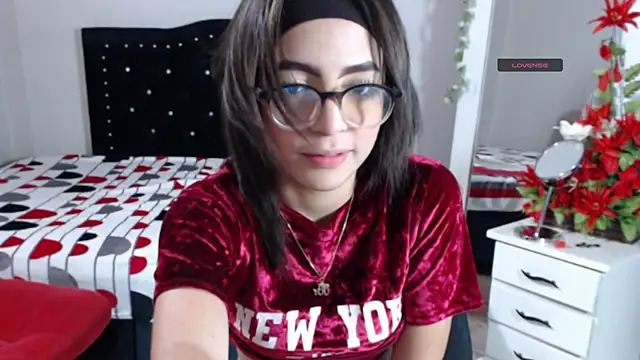 Snapshot of Coraline_Playful chatting on September 2025 12:50:02 PM Coraline Playful online show from September 2025 12:50:02 PM
