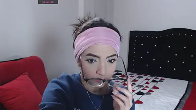 Snapshot of Coraline_Playful chatting on September 2025 01:05:02 PM Coraline Playful online show from September 2025 01:05:02 PM