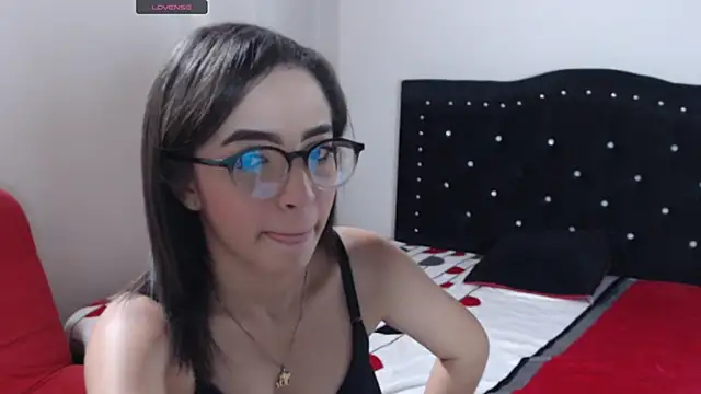 Snapshot of Coraline_Playful chatting on October 2025 06:50:02 PM Coraline Playful online show from October 2025 06:50:02 PM