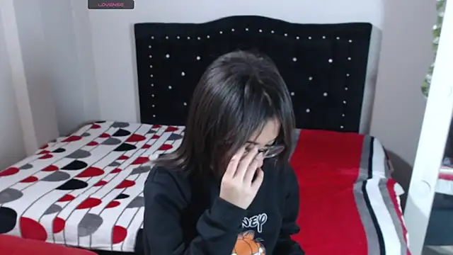 Snapshot of Coraline_Playful chatting on October 2025 08:20:02 PM Coraline Playful online show from October 2025 08:20:02 PM