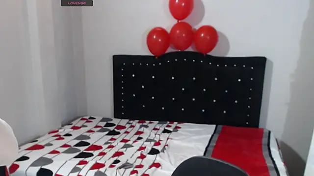 Snapshot of Coraline_Playful chatting on October 2025 07:15:01 PM Coraline Playful online show from October 2025 07:15:01 PM