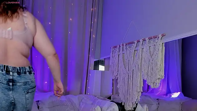 Alissa S online show from December 2024 04:17:01 PM