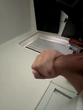 Snapshot of lionr0660 chatting on November 2025 05:24:01 PM lionr0660 online show from November 2025 05:24:01 PM