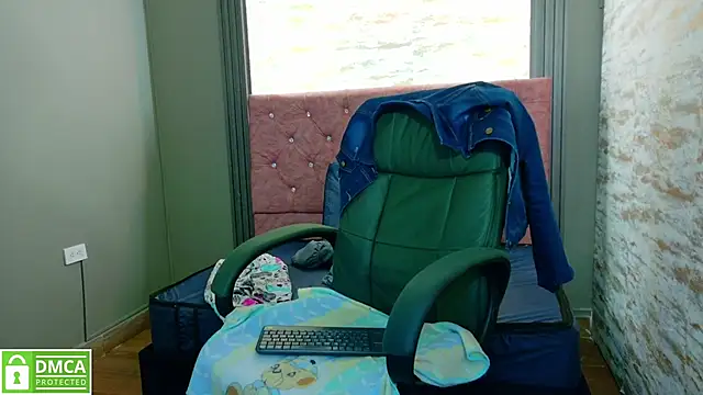 Snapshot of katia_green1 chatting on September 2025 11:32:02 AM katia green1 online show from September 2025 11:32:02 AM