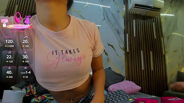 Snapshot of VictoriaDuart chatting on September 2025 08:30:02 PM VictoriaDuart online show from September 2025 08:30:02 PM