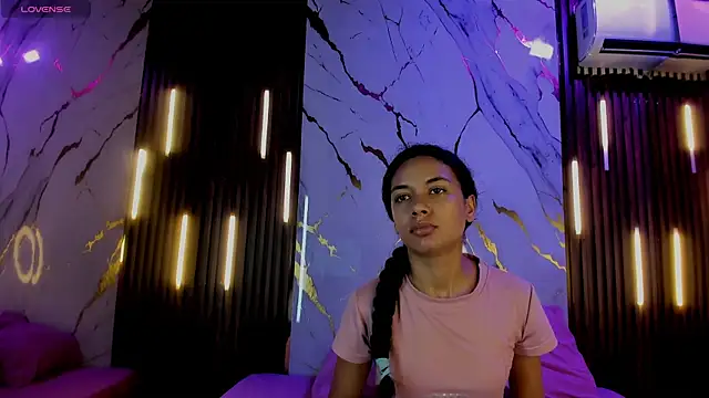 Snapshot of VictoriaDuart chatting on September 2025 08:24:02 PM VictoriaDuart online show from September 2025 08:24:02 PM