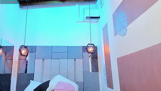 Snapshot of VictoriaDuart chatting on February 2026 08:24:02 PM VictoriaDuart online show from February 2026 08:24:02 PM