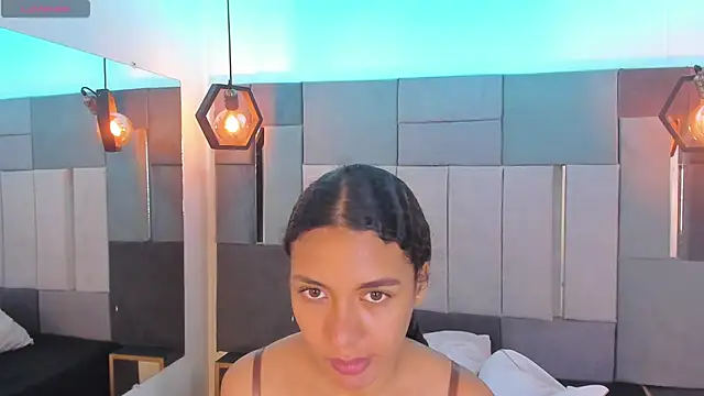 Snapshot of VictoriaDuart chatting on February 2026 09:02:01 PM VictoriaDuart online show from February 2026 09:02:01 PM