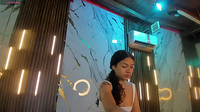 Snapshot of VictoriaDuart chatting on February 2026 08:30:01 PM VictoriaDuart online show from February 2026 08:30:01 PM