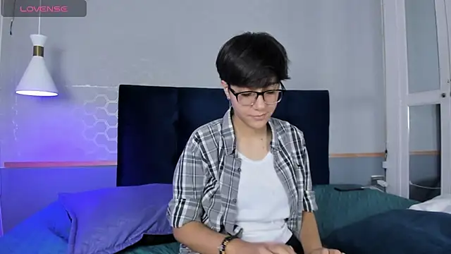 Tsuki Maru online show from September 2025 12:43:02 PM