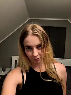 Snapshot of ellieen chatting on October 2025 09:24:01 PM ellieen online show from October 2025 09:24:01 PM