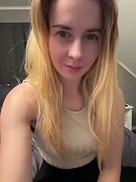 Snapshot of ellieen chatting on October 2025 08:30:02 PM ellieen online show from October 2025 08:30:02 PM